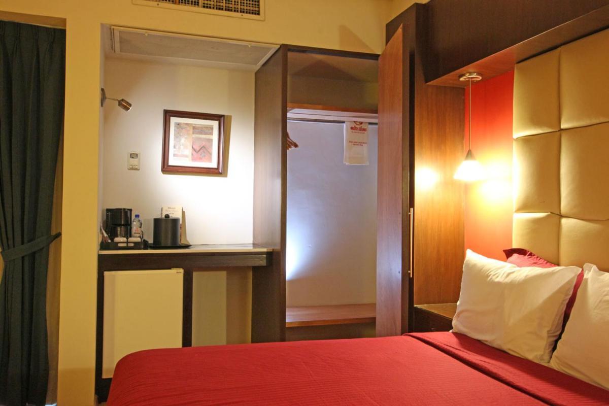 Hotel Colon Plaza Business Class Nuevo Laredo Extérieur photo