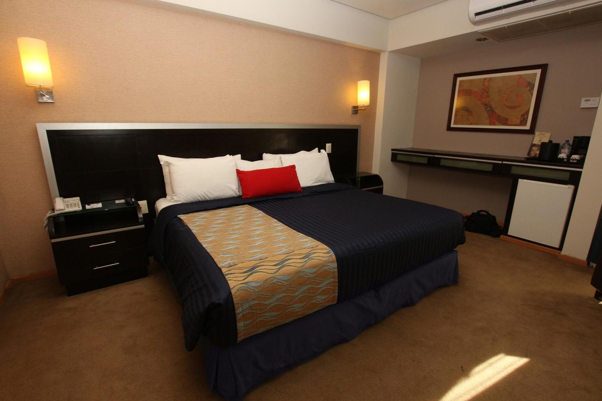 Hotel Colon Plaza Business Class Nuevo Laredo Extérieur photo